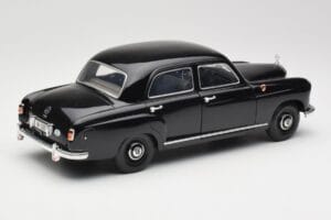 Mercedes 180 W120 Ponton Schwarz Revell 1:18 08973 Druckguss — Bild 3 von 8