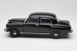 Mercedes 180 W120 Ponton Schwarz Revell 1:18 08973 Druckguss — Bild 4 von 8