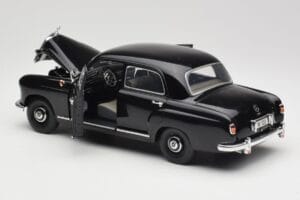 Mercedes 180 W120 Ponton Schwarz Revell 1:18 08973 Druckguss — Bild 5 von 8