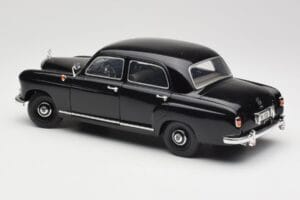 Mercedes 180 W120 Ponton Schwarz Revell 1:18 08973 Druckguss — Bild 7 von 8