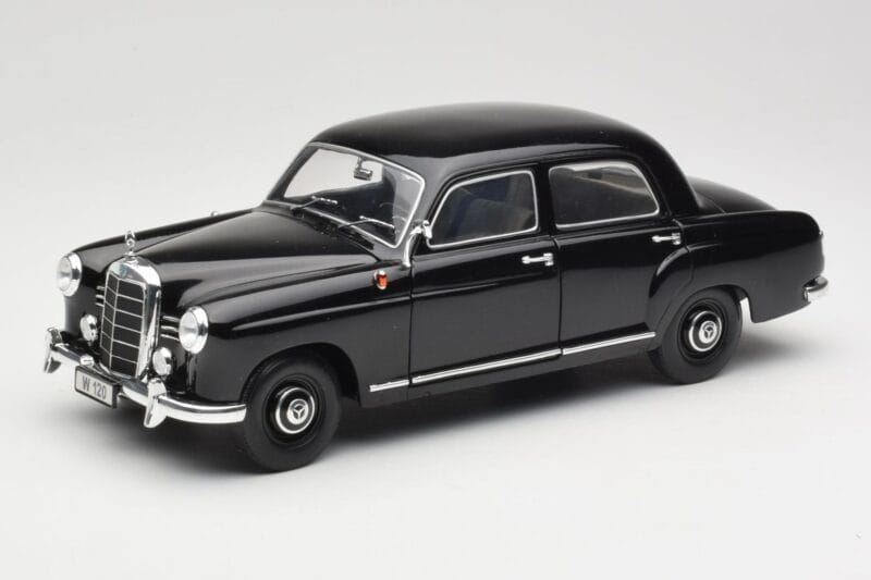Mercedes 180 W120 Ponton Schwarz Revell 1:18 08973 Druckguss