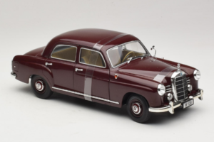 Mercedes 180 Ponton Dunkelrot Revell 1:18 08876 Druckguss — Bild 4 von 6