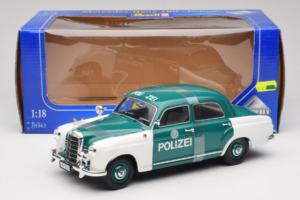 Mercedes 180 Ponton Polizei Revell 1:18 08863 Druckguss — Bild 6 von 6