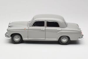 Mercedes 180 W120 Ponton Graphite Grey Revell 1:18 08974 Druckguss — Bild 4 von 8