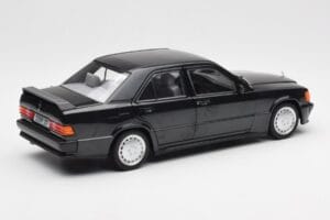 Mercedes 190E 2.3-16 W201 Schwarz Händler Edition Norev 1:18 B66040663 Druckguss — Bild 3 von 8