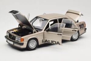 Mercedes 190E 2.3-16 W201 #1 N. Lauda Race of Champions Nurburgring 1984 AUTOart 1:18 88431 Druckguss — Bild 2 von 8