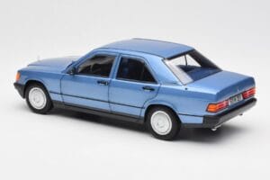 Mercedes 190E W201 Diamond Blau Händler Edition Norev 1:18 B66040661 Druckguss — Bild 7 von 8