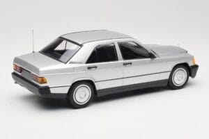 Mercedes 190E W201 Silber Minichamps 1:18 155037004 Druckguss — Bild 2 von 6