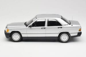 Mercedes 190E W201 Silber Minichamps 1:18 155037004 Druckguss — Bild 3 von 6
