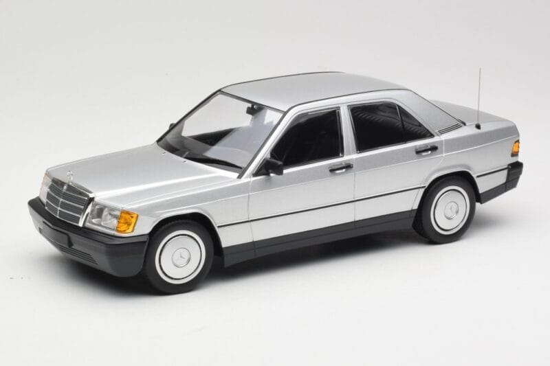 Mercedes 190E W201 Silber Minichamps 1:18 155037004 Druckguss