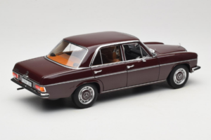 Mercedes 200 W115 Dunkel Rotbraun Norev 1:18 183778 Druckguss — Bild 3 von 8