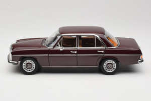 Mercedes 200 W115 Dunkel Rotbraun Norev 1:18 183778 Druckguss — Bild 4 von 8