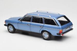 Mercedes 200 S123 T-Modell Diamond Blau Händler Edition Norev 1:18 B66040671 Druckguss — Bild 7 von 8
