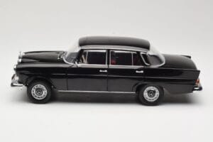 Mercedes 200 W110 Schwarz Norev 1:18 183574 Druckguss — Bild 4 von 8