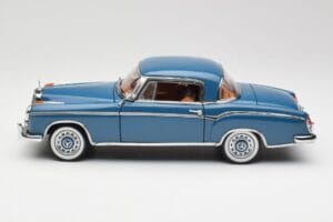 Mercedes 220 SE W128 Blau Sun Star 1:18 3561 Druckguss — Bild 4 von 8