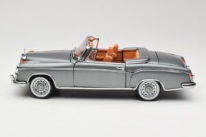 Mercedes 220 SE W128 Cabriolet Grey Metallic Sun Star 1:18 3352-M1 Druckguss — Bild 4 von 8