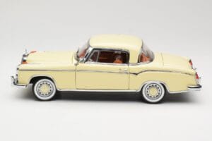 Mercedes 220 SE W128 Coupe Beige Sun Star 1:18 3562 Druckguss — Bild 4 von 8