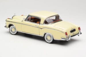 Mercedes 220 SE W128 Coupe Beige Sun Star 1:18 3562 Druckguss — Bild 7 von 8