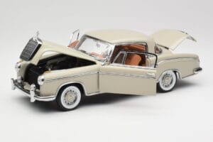 Mercedes 220 SE W128 Coupe Hellgrau Sun Star 1:18 3568 Druckguss — Bild 2 von 8