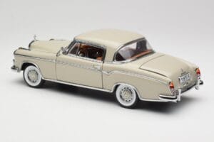 Mercedes 220 SE W128 Coupe Hellgrau Sun Star 1:18 3568 Druckguss — Bild 7 von 8