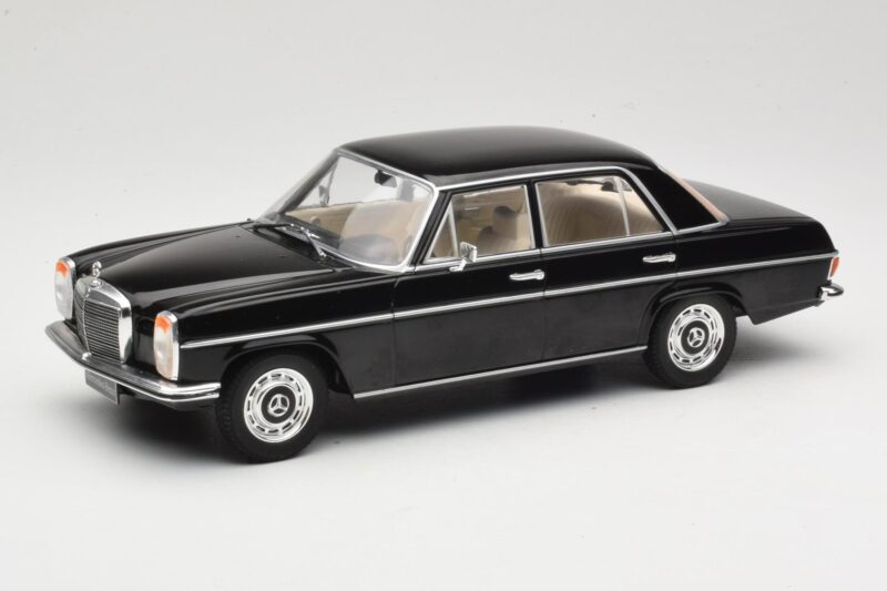 Mercedes 220D W115 Schwarz MCG 1:18 MCG18117 Druckguss