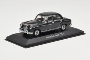 Mercedes 220S W180 Hellgrau Minichamps 1:43 B66040534 Druckguss — Bild 2 von 4
