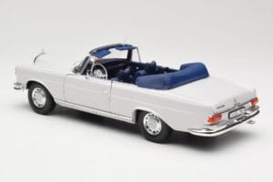 Mercedes 280 SE W111 Cabriolet Hellgrau Norev 1:18 183530 Druckguss — Bild 7 von 8