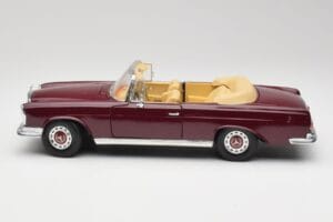 Mercedes 280SE W108 Bordeaux Rot Maisto 1:18 31811 Druckguss — Bild 4 von 8