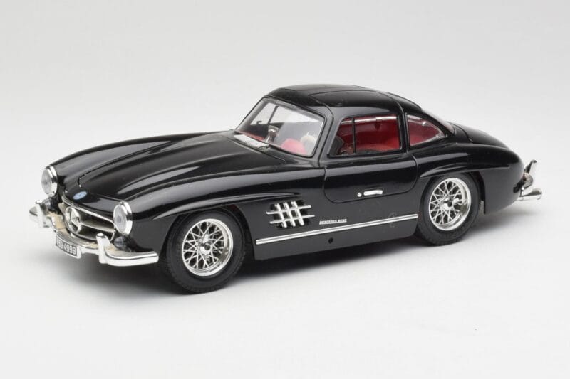 Mercedes 300 SL W198 Schwarz Bburago 1:18 35791 Druckguss