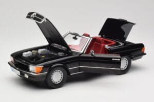 Mercedes 300 SL R107 Schwarz Norev 1:18 183511 Druckguss — Bild 2 von 8