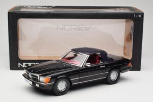 Mercedes 300 SL R107 Schwarz Norev 1:18 183511 Druckguss — Bild 8 von 8