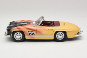 Mercedes 300 SL Roadster Rosemarie Muster Limitierte Auflage 18/27 Bburago 1:18 3023-M1 Druckguss — Bild 4 von 8