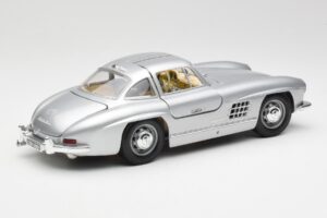 Mercedes 300 SL Silber Bburago 1:18 3013 Druckguss — Bild 3 von 8