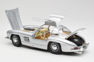 Mercedes 300 SL Silber Bburago 1:18 3013 Druckguss — Bild 5 von 8