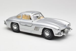 Mercedes 300 SL Silber Bburago 1:18 3013 Druckguss — Bild 6 von 8