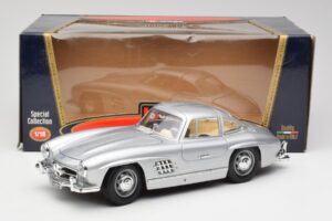 Mercedes 300 SL Silber Bburago 1:18 3013 Druckguss — Bild 8 von 8