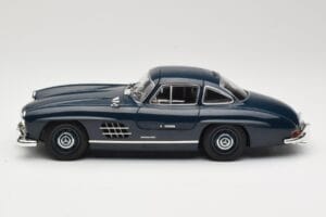 Mercedes 300 SL W198 Gullwing Dunkelblau Minichamps 1:18 110037216 Druckguss — Bild 4 von 8