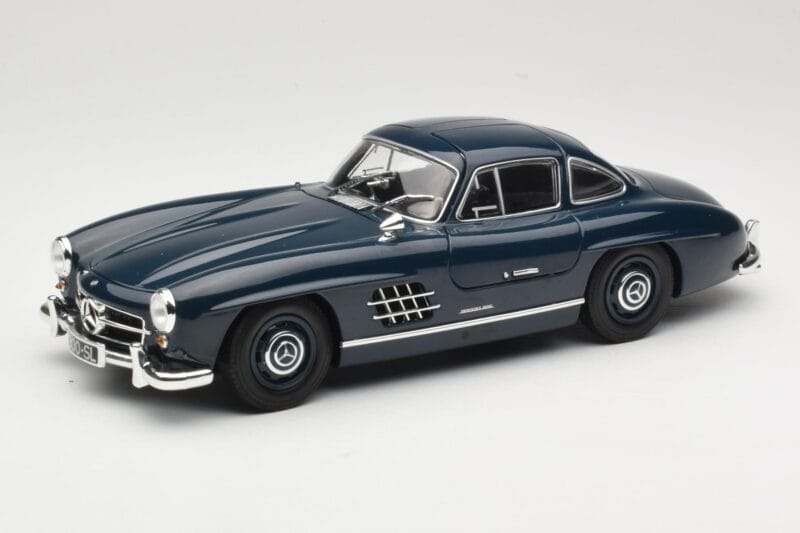 Mercedes 300 SL W198 Gullwing Dunkelblau Minichamps 1:18 110037216 Druckguss