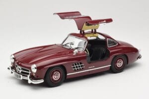 Mercedes 300 SL W198 Gullwing Dunkelrot Minichamps 1:18 110037218 Druckguss — Bild 2 von 8