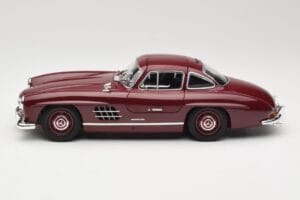 Mercedes 300 SL W198 Gullwing Dunkelrot Minichamps 1:18 110037218 Druckguss — Bild 4 von 8