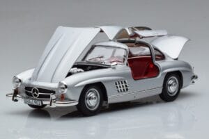 Mercedes 300 SL W198 Gullwing Norev 1:18 183850 Druckguss — Bild 2 von 8