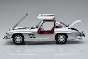 Mercedes 300 SL W198 Gullwing Norev 1:18 183850 Druckguss — Bild 4 von 8
