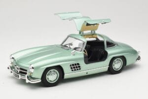 Mercedes 300 SL W198 Gullwing Light Green Metallic Minichamps 1:18 110037221 Druckguss — Bild 2 von 8