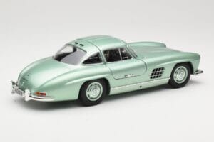 Mercedes 300 SL W198 Gullwing Light Green Metallic Minichamps 1:18 110037221 Druckguss — Bild 3 von 8
