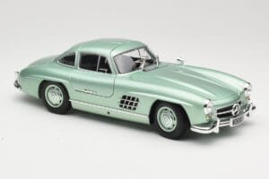 Mercedes 300 SL W198 Gullwing Light Green Metallic Minichamps 1:18 110037221 Druckguss — Bild 6 von 8