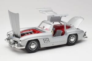Mercedes 300 SL W198 Gullwing Silber Grau Bburago 1:18 3513 Druckguss — Bild 2 von 8