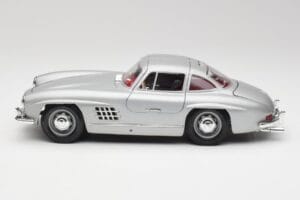 Mercedes 300 SL W198 Gullwing Silber Grau Bburago 1:18 3513 Druckguss — Bild 5 von 8