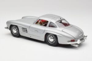 Mercedes 300 SL W198 Gullwing Silber Grau Bburago 1:18 3513 Druckguss — Bild 7 von 8