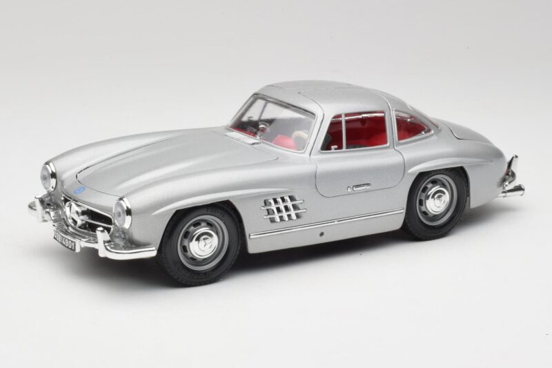 Mercedes 300 SL W198 Gullwing Silber Grau Bburago 1:18 3513 Druckguss