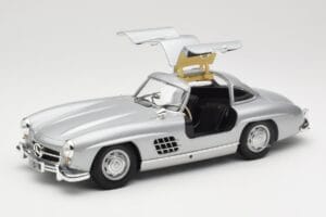 Mercedes 300 SL W198 Gullwing Silber Minichamps 1:18 110037210 Druckguss — Bild 2 von 8